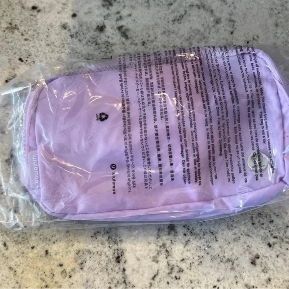 💜Lululemon Everywhere belt bag 1l Brand New in Purple lavender - Picture 6 of 6